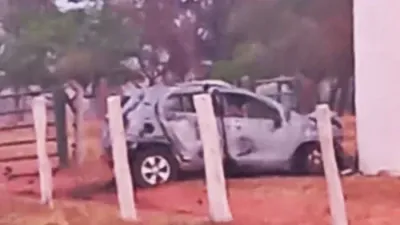 Imagem da notícia Carro sai da pista,bate em caixa d'água e pega fogo na BR-060 entre Paraíso das Águas a Camapuã